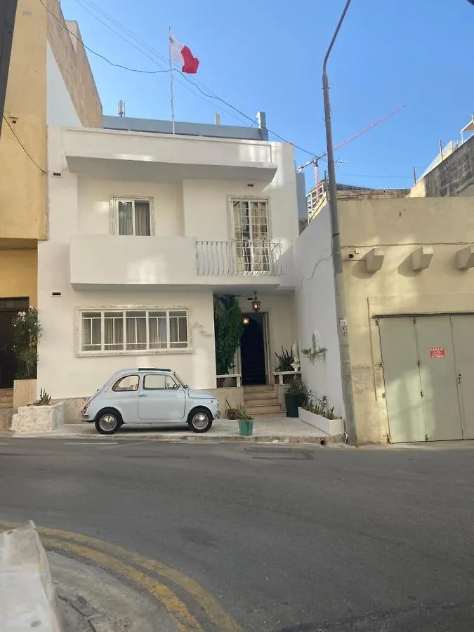 Ave Maria Guest House San Ġiljan